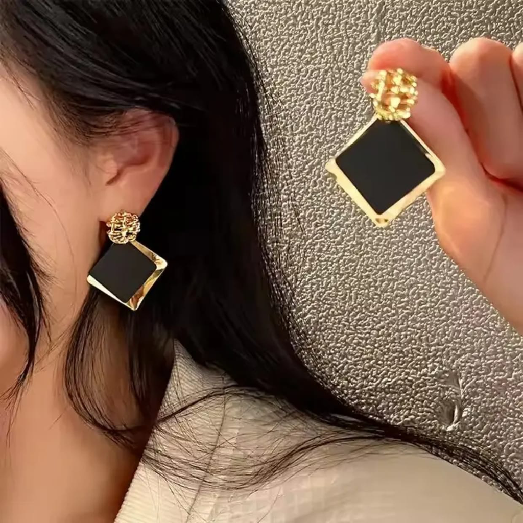 Retro Black Geometric Fashion Earrings