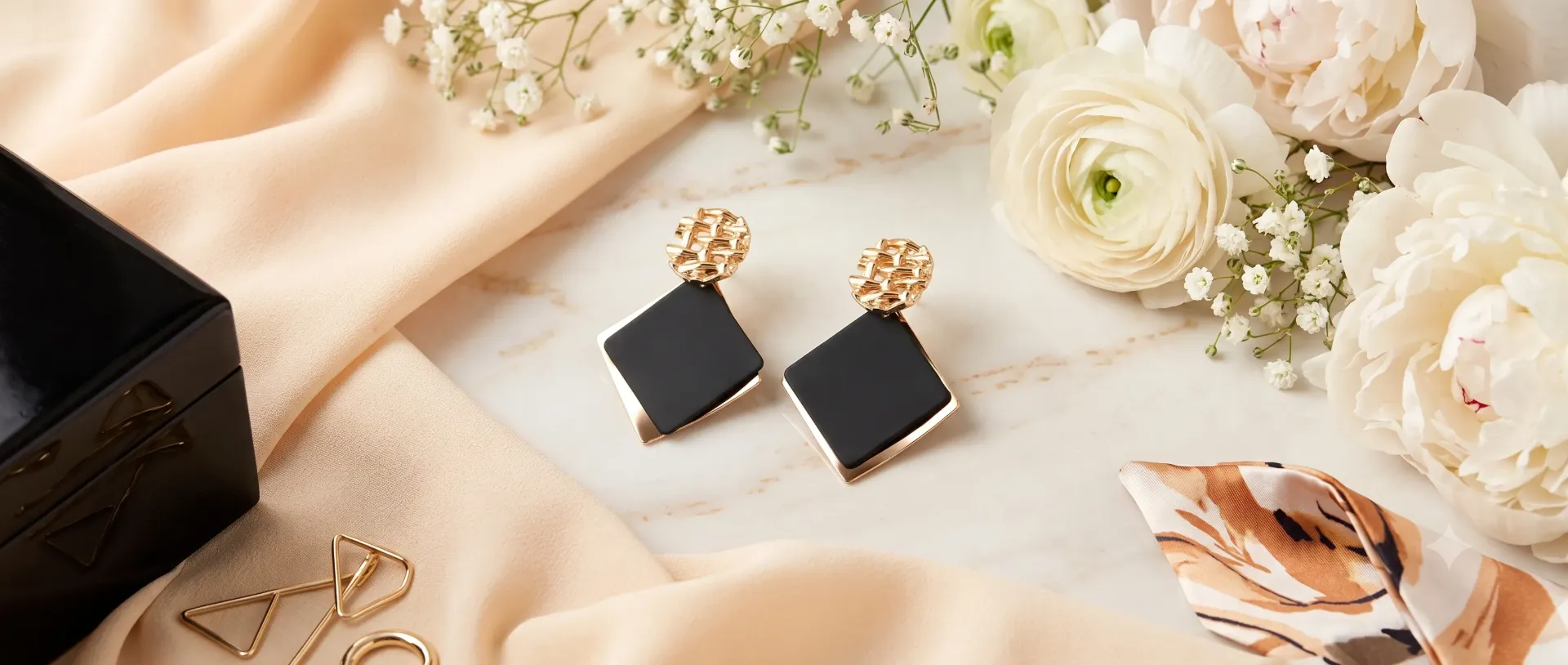 Retro Black Geometric Fashion Earrings