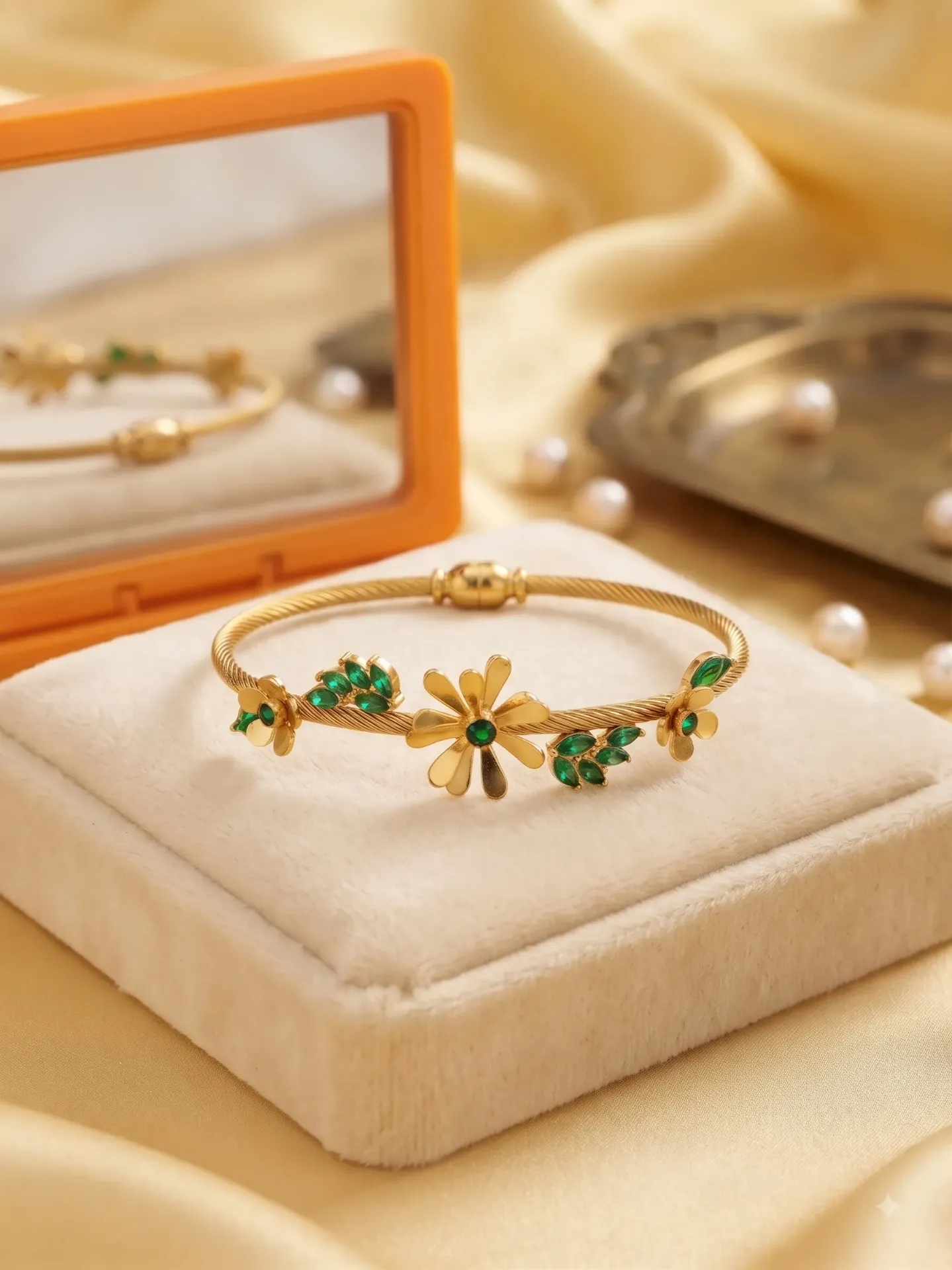 Gilded Emerald Flora Kada