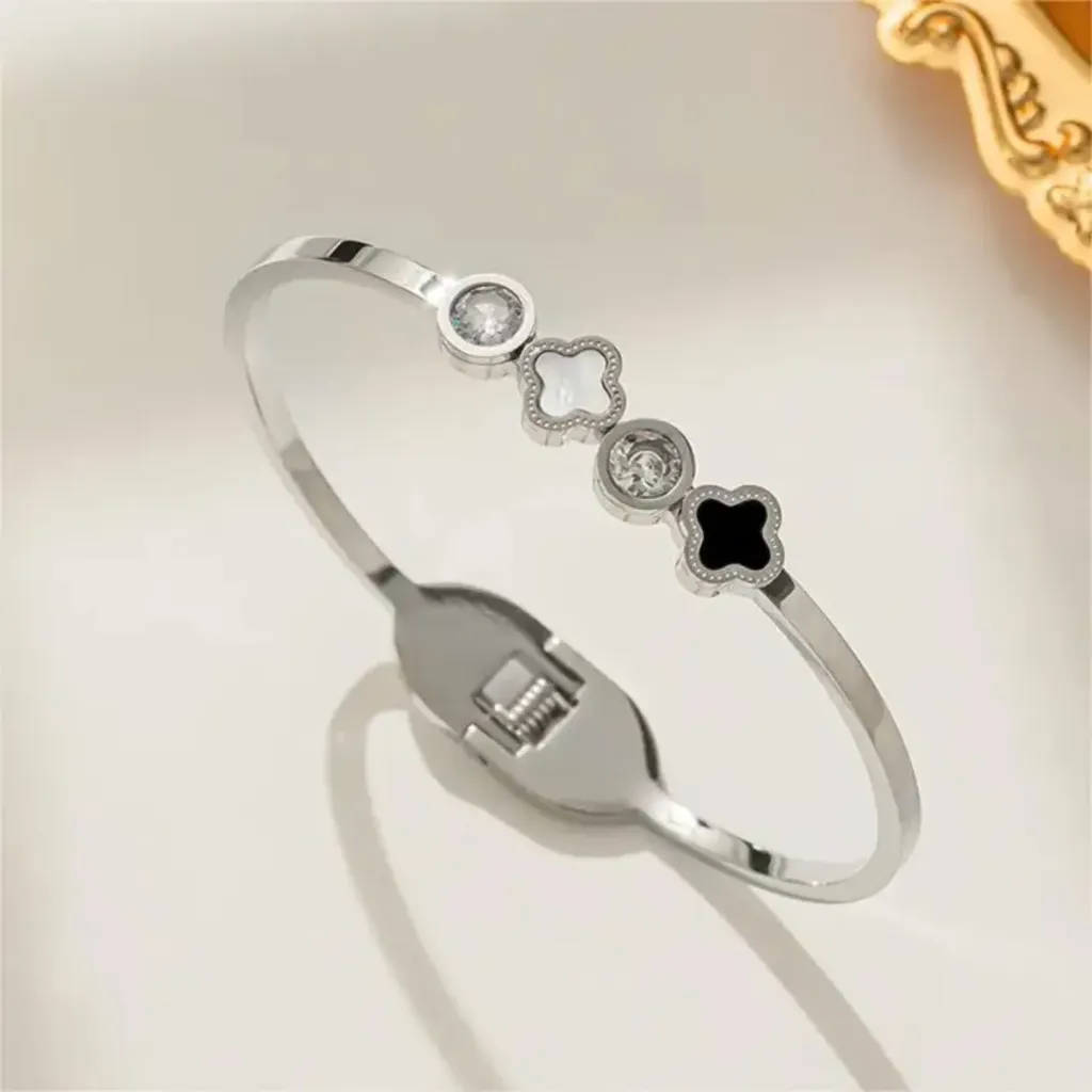 Four-leaf Clover with Diamond Open Bangle